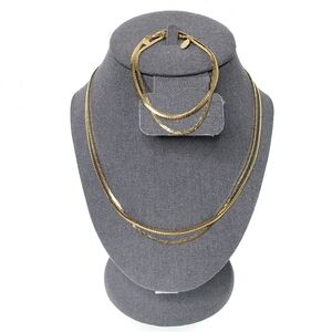 Vintage Gold-tone Jewelry Necklace and Bracelet Matching Set American Showcase
